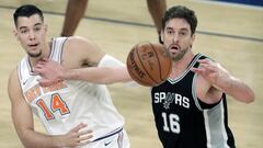 Los dos jugadores españoles se vieron las caras durante el partido de la NBA entre los New York Knicks y los San Antonio Spurs. La victoria fue para los de Gasol por 91-100.