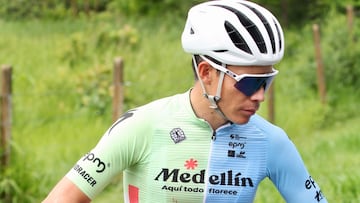 Miguel Ángel López durante una carrera de ciclismo con el Team Medellín.