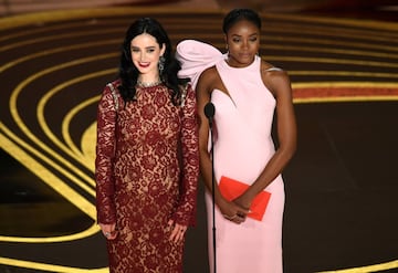 Krysten Ritter y KiKi Layne.