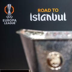 Edson Álvarez y Julián Araujo ya tienen rivales: así se jugarán los Playoffs de la Europa League