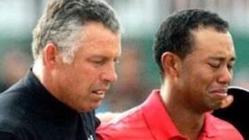 <b>EMOTIVA VICTORIA.</b> El estadounidense no pudo reprimir las lágrimas tras proclamarse campeón del Open británico.