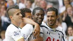 Adebayor celebra el 4-0.