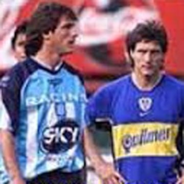 Guillermo y Gustavo se formaron juntos en Gimnasia y Esgrima de La Plata. Jugaron juntos en Boca Juniors y se enfrentaron cuando Gustavo partió a Racing.