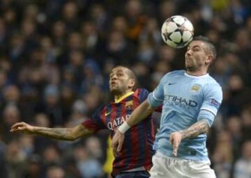 Dani Alves y Kolarov.