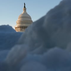 When will Congress vote to avoid a U.S. government shutdown?