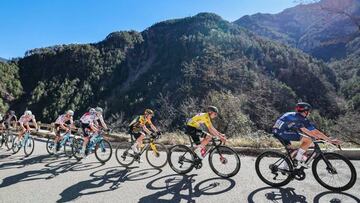 Imagen de David Gaudu, Jonas Vingegaard y Tadej Pogacar durante la séptima etapa de la París-Niza 2023 con final en el Col de la Couillole, que será final de la vigésima etapa del Tour de Francia 2024.