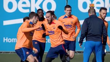 El Bar?a de Xavi entrena sin los internacionales y con Dembel¨¦