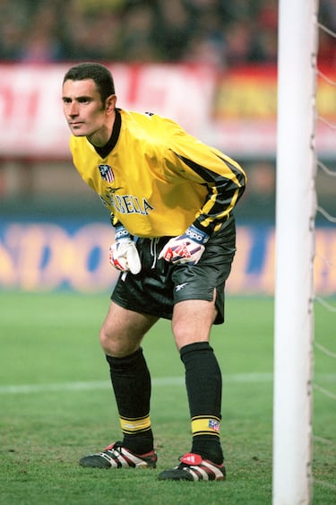 El portero valenciano jugó con el club rojiblanco 246 partidos entre 1995 y 2000.