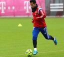 Thiago Alcántara vuelve a entrenarse con el balón