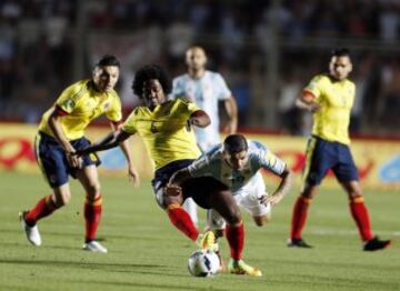 La Selección Argentina venció 3-0 a Colombia en San Juan, resultado que deja a la tricolor sexta en la tabla con 18 puntos.