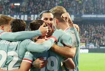 El Atleti necesitaba ganar y marcar todos los goles posibles para verse sin problemas en el nuveo formato de la Champions. Julin Alvarez brill en la victoria cmoda del Atltico en Praga con un doblete. Magistral Barrios, pulmn Giuliano. Llorente, Griezmann y Correa completaron la goleada.