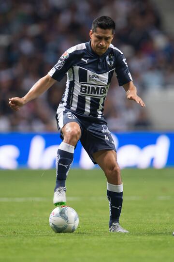 Después de su aventura por el futbol europeo, en el que consiguió el título de la Bundesliga, Osorio regresó a la Liga MX con los Rayados de Monterrey. El lateral y central levantó el título del Apertura 2010 con los albiazules.