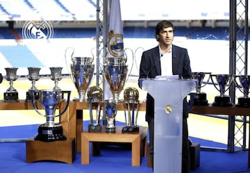 One of the club's greatest legends left for Schalke 04 in 2010 . The club wanted to hold a simple press conference for Raúl to say his farewells. But the pressure of the fans who approached the Bernabéu to see their idol for the last time caused them to o