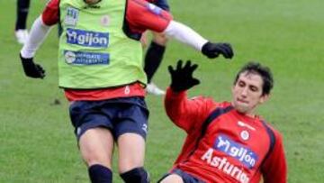 <b>BANDA DERECHA. </b>Carmelo, en el entrenamiento de ayer, jugará ante el Valencia por la derecha.