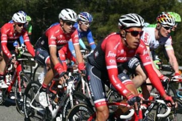 El ciclista español del equipo Trek Segafredo, Alberto Contador, y el alemán del equipo Lotto Soudao, André Greipel 