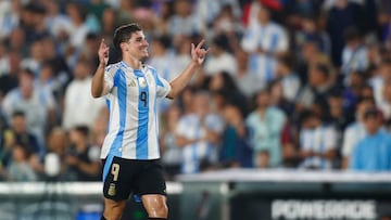 Julián Alvarez, con Argentina.