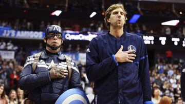 Dirk Nowitzki, antes de un partido de los Dallas Mavericks de la NBA.