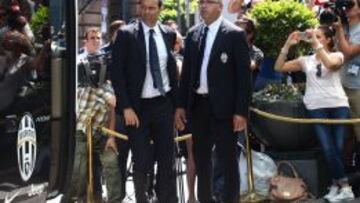 Allegri en la llegada al hotel