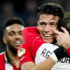 Guardado vuelve a asistir y el PSV se pone a un punto del Ajax