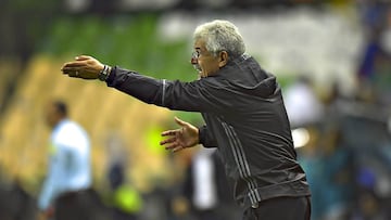 Ricardo Ferretti extiende su contrato con Tigres hasta 2020