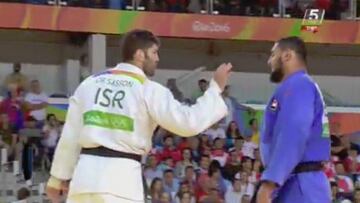 Un judoca egipcio le niega la mano a un israelí