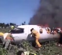 Un avión del ejército mexicano se estrella y fallecen seis personas
