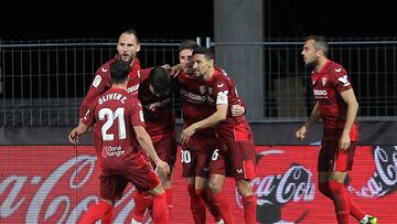 VIGO (PONTEVEDRA), 30/12/2022.- Los jugadores del Sevilla celebran su primer gol ante el Celta durante el partido de Liga en Primera División que disputan este viernes en el estadio de Balaídos, en Vigo. EFE/Salvador Sas
