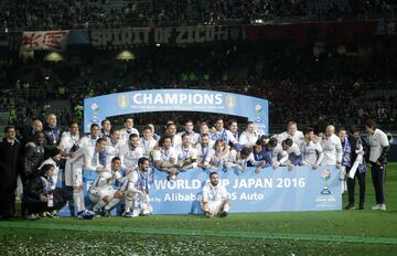 Enfrentó al Real Madrid ante el Kashima Antlers. Primera vez que un equipo asiático llegaba a una final. Los japoneses pusieron contra las cuerdas a los blancos, y en la prórroga, Cristiano Ronaldo marcó dos goles que ponían el definitivo 4-2 en el marcador.