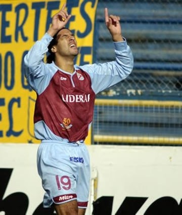 En 2007, Luis Pedro Figueroa defendió a Arsenal de Sarandí y Banfield. En el exterior también pasó por Palmeiras de Brasil y Olhanense de Portugal.