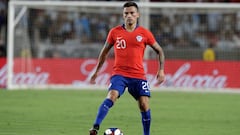 Futbol, Argentina vs Chile
 Partido amistoso 2019
 El jugador de la seleccion chilena Charles Aranguiz controla el balon durante el partido amistoso contra Argentina disputado en el estadio Los Angeles Memorial Coliseum de Los Angeles, Estados Unidos.
 05/09/2019
 German Alegria/Photosport
 
 Football, Argentina vs Chile
 Friendly match 2019
 Chile&#039;s player Charles Aranguiz controls the ball during the friendly match against Argentina held at the Los Angeles Memorial Coliseum in Los Angeles, USA.
 05/09/2019
 German Alegria/Photosport