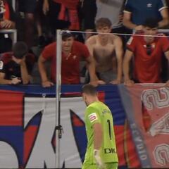 Aluvión de insultos a Unai Simón en El Sadar