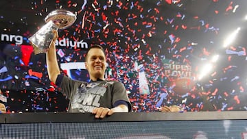 HOUSTON, TX - FEBRUARY 05:  Tom Brady #12 of the New England Patriots celebrates after the Patriots celebrates after the Patriots defeat the Atlanta Falcons 34-28  during Super Bowl 51 at NRG Stadium on February 5, 2017 in Houston, Texas.  (Photo by Kevin C. Cox/Getty Images)