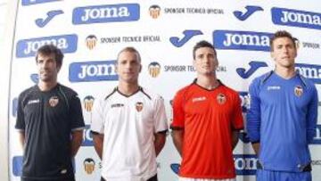El Valencia presentan su nueva equipación