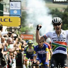 Impey vuela en la llegada y Kwiatkowski sigue líder