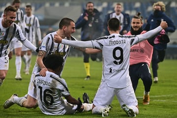 Juventus se coronó campeón de la Supercopa de Italia luego de vencer 2-0 a Napoli. Juan Cuadrado y David Ospina fueron titulares.