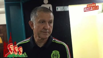 El técnico nacional se jugó la cabellera con sus dirigidos a cambio de sacar los seis puntos de la jornada eliminatoria y cumplió al termino del partido en Puerto España.