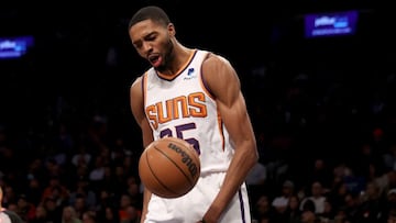 Una exhibici&oacute;n defensiva para enmarcar contra Stephen Curry ilumina definitivamente la extraordinaria temporada de Mikal Bridges, un jugador esencial en los radiantes Suns.