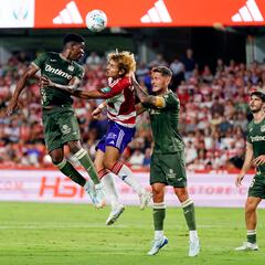 Pizarra contra un boquete atrás