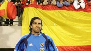 <b>ÚLTIMO ENSAYO. </b>Los jugadores españoles estuvieron arropados por un nutrido grupo de aficionados durante todo el entrenamiento.