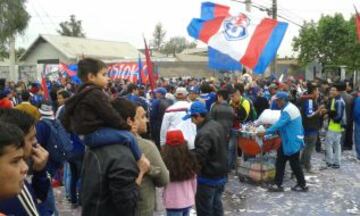 Miles de hinchas llegaron hasta el CDA para alentar a los jugadores.