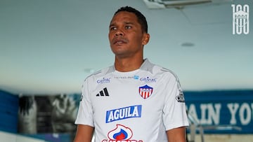 Carlos Bacca, capitán de Junior, cuestiona a la hinchada.