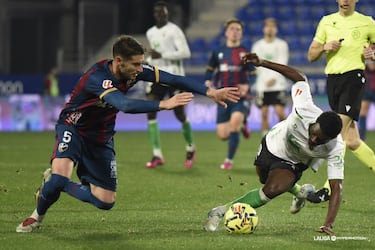 Aprobados y suspensos del Racing en Huesca: Jeremy se despide marcando