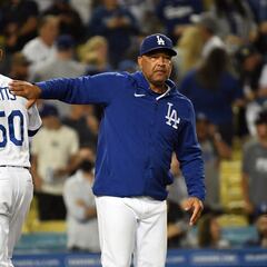 Mookie Betts on IR with cracked rib