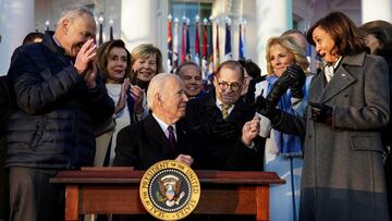 Tras la aprobación del Congreso, Biden ha firmado la ley que protege el matrimonio entre personas del mismo sexo e interracial en Estados Unidos.