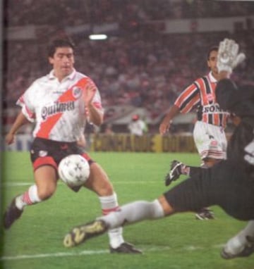 El primer gol ante Sao Paulo en la final de la Supercopa 1997. Salas le dio el t&iacute;tulo a River.