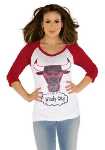 Con una ocurrente camiseta de los Bulls de Pau Gasol y Mirotic.