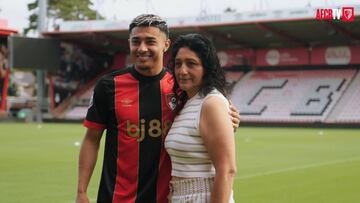 Julián Araujo firmó en su cumpleaños con el Bournemouth: “Es la liga más importante del mundo”