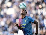 Yerry Mina of Cagliari Calcio FC warms up before the Italian Serie A football match between Calcio Como and Cagliari Calcio in Como, Italy, on November 8, 2025, at the Giuseppe Senigallia stadium (Photo by Tiziano Ballabio/NurPhoto via Getty Images).