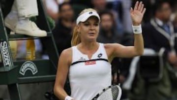 La tenista polaca Agnieszka Radwanska celebra su victoria ante la china Na Li.