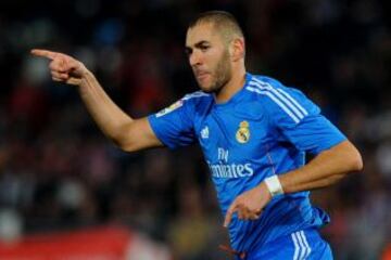 Benzema celebra el 0-2.